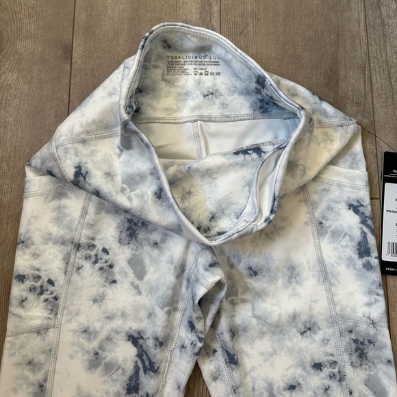 New Yogalicious Women’s Frosted Tie-Dye Lux High Rise Leggings Size XS - Picture 9 of 16